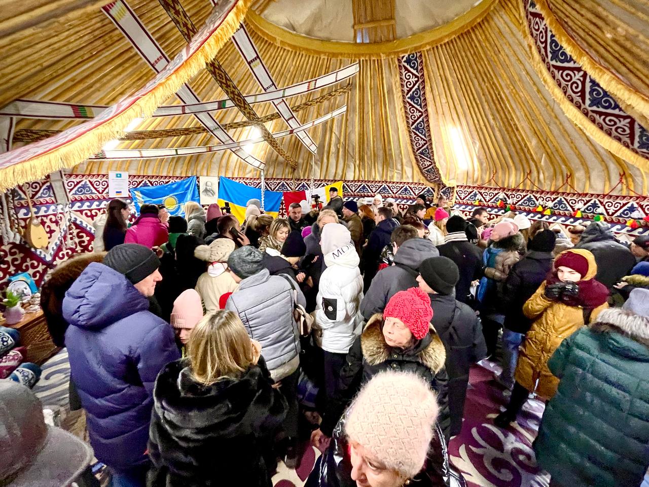 В Одесі відкрили Юрту незламності. Волонтер із Казахстану розповів про проект (фото)